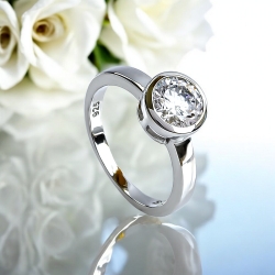 Anillo de Compromiso en Plata .925 Solitaire