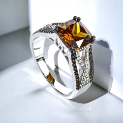 Anillo de Plata Con Diamante Chocolate