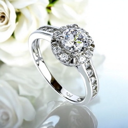 Anillo de Compromiso de Plata con Preciosas Piedras de Zirconia