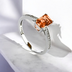 Anillo de Compromiso Opalo de Fuego