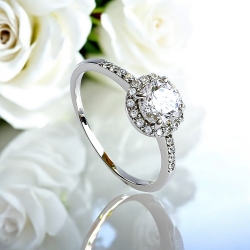 Anillo de Compromiso Con Plata de Ley 925