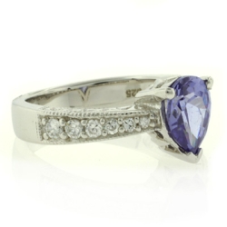 Anillo de Plata con Tanzanita de Alta Calidad