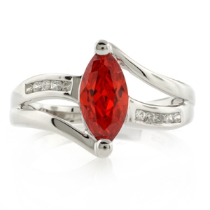 Anillo con Opalo De Fuego en Plata Esterlina