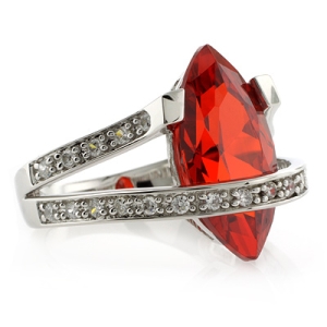 Anillo de Opalo Cereza en Plata de Ley