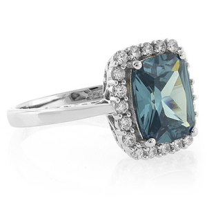 Anillo de Plata de Ley con Alejandrita Bicolor