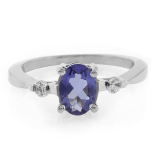 Anillo de Plata y Tanzanita en un Diseño Clásico