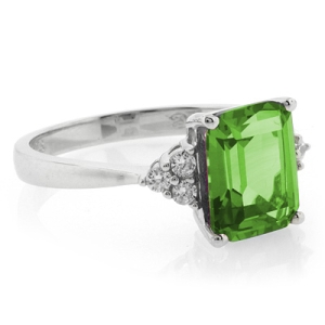 Anillo de Plata con Peridoto