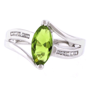 Anillo de Plata de Ley con Peridoto
