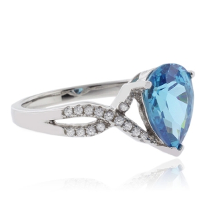 Anillo Elegante de Topacio Azul en Plata .925