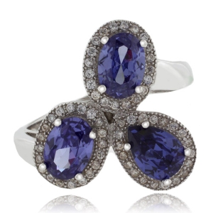 Hermoso Anillo de Plata con 3 Gemas de Tanzanita