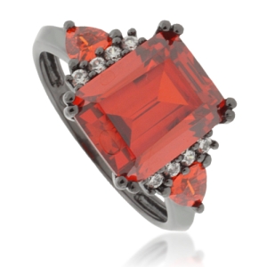 Anillo de Plata Negra con Ópalo de Fuego Corte Princesa