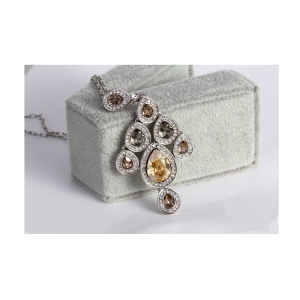 Hermoso Collar de Swarovski color Champagne