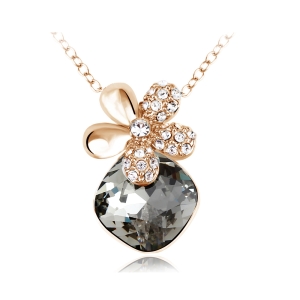 Precioso Collar de Swarovski Color Diamante Negro