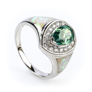 Hermoso Anillo de Alejandrita y Opalo