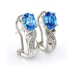 Aretes de Plata y Topacio Azul en Corte Ovalado