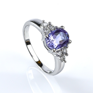 Anillo de Plata con Alejandrita Bicolor ( Morado/Rosa )