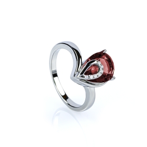 Anillo de Plata Solitario con Zultanita en Corte Pera