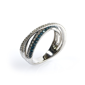 Anillo de Oro Solido de 14K con Diamantes Azules 0.66 Quilates