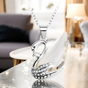 Elegante Collar de Cisne Swarovski Blanco con rodio