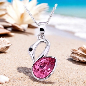 Hermoso Collar de Swarovski con Rodio en Forma de Cisne Color Morado