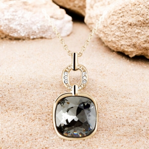 Collar de Swarovski Color Diamante Negro con Baño de Oro y Rodio