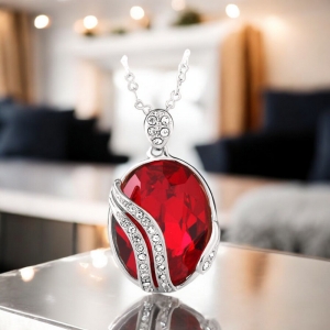 Collar Rojo Swarovski con Baño de Oro Blanco 18K