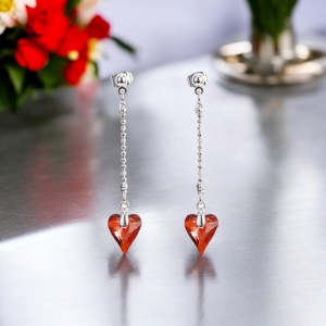 Aretes Largos de Corazón Swarovski Color Rojo