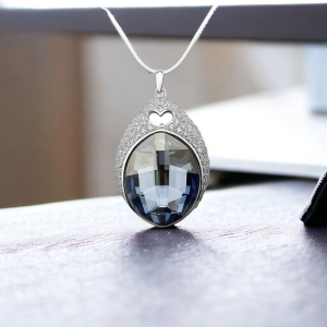 Dije de Plata 925 Con Color de Amatista Swarovski