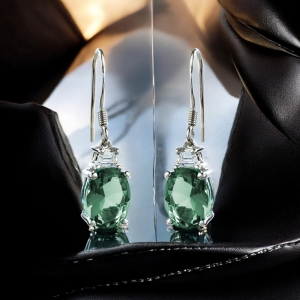 Aretes de Alejandrita Corte Ovalada en Plata .925