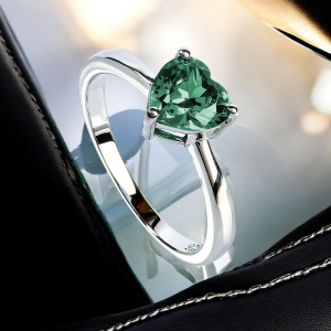 Anillo de Alejandrita en Plata de Ley 925 Corazón