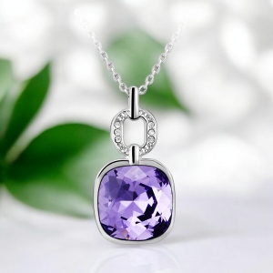 Precioso Collar de Swarovski con Rodio Color Amatista