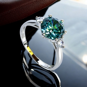 Anillo con 3 Piedras de Alejandrita en Plata .925