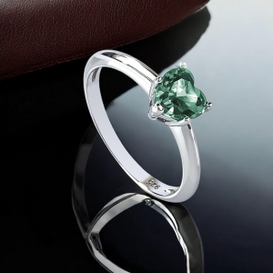 Anillo de Corazon Alejandrita Con Plata