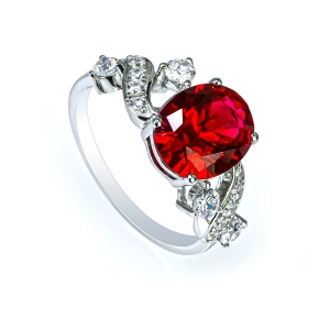 Anillo de Ruby Con Corte Ovalada 9 mm x 7 mm
