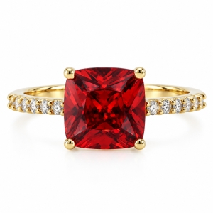 Anillo Elegante de Opalo Rojo en Plata con Baño de Oro