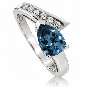 Anillo de Alejandrita ( Verde/Azul) en Plata .925
