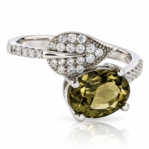 Anillo de Alejandrita en Plata .925 ( Verde/Marrón )