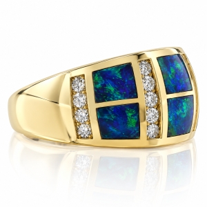 Anillo de Oro Macizo con Opalo y Diamantes