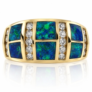 Anillo de Oro Macizo con Opalo y Diamantes