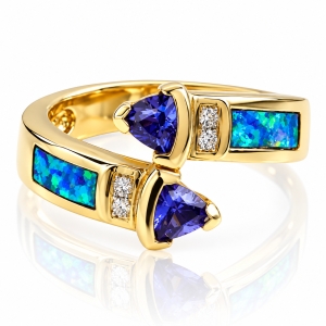 Anillo de Oro Solido de 14 kilates con Tanzanita