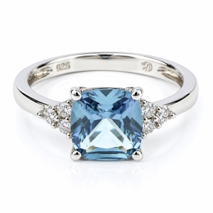 Hermoso Anillo de Plata con Alejandrita ( Azul/ Verde )