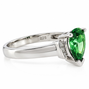 Anillo de Plata con Alejandrita en Corte de Pera