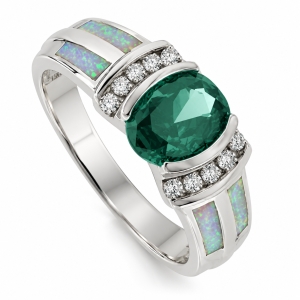 Bello Anillo de Alejandrita y Plata con Ópalo en Corte Ovalado.