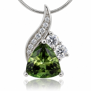 Hermoso Dije de Plata .925 con Turmalina Verde