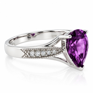 Anillo de Plata Fina con Alejandrita ( Morado/Rosa )