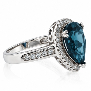 Anillo con una Gema de Alejandrita en Plata de Ley .925
