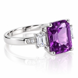 Hermoso Anillo de Plata de Ley con Alejandrita Talla Esmeralda