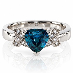 Anillo de Plata Fina de Ley con Alejandrita Azul a Verde