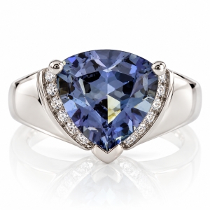 Anillo de Plata con Alejandrita y Diamantes Sintéticos