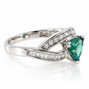 Anillo de Plata Fina con Alejandrita Bicolor ( Verde/Azul )
